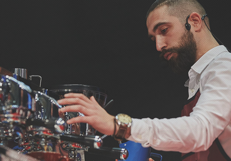 Μιχάλης Καραγιάννης: «Το latte art αποτελεί έναν συνδυασμό πραγμάτων»